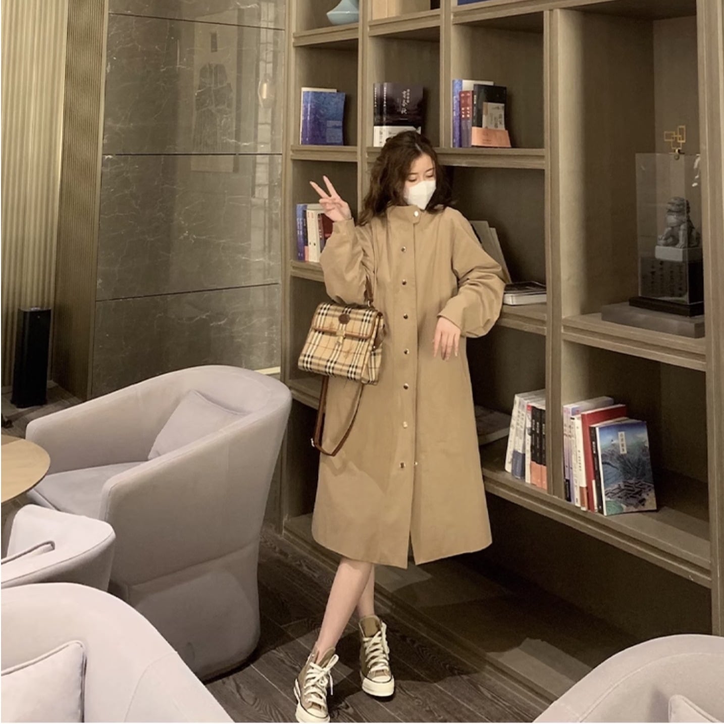 アウター レディース 上着 コート トレンチ ロング きれいめ 個性的 春服 秋服 ミモレ スタンドカラー ストレート Aライン 羽織り 前開き リボン ウエスト ボタン INSスタイル インスタ映え