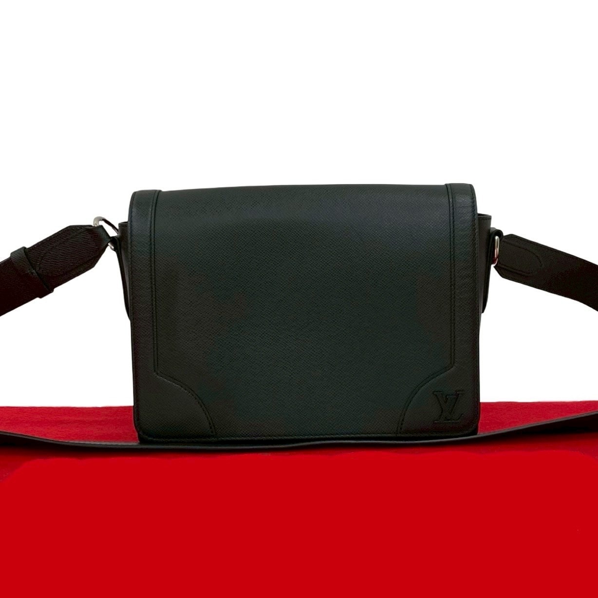 ニューフラップ メッセンジャー タイガショルダーバッグ レザー ブラック 96613