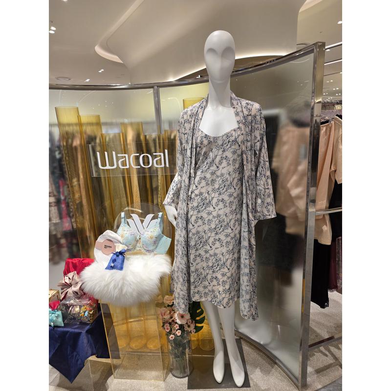 タッチ感が良いポリ素材を活用したウェディングアンサンブルワンピースセット (WGN2503AWGN2503B)