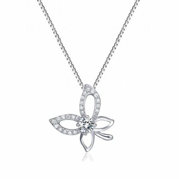 四つ葉バタフライキュービックジルコニアネックレス送料無料！ ルピス
