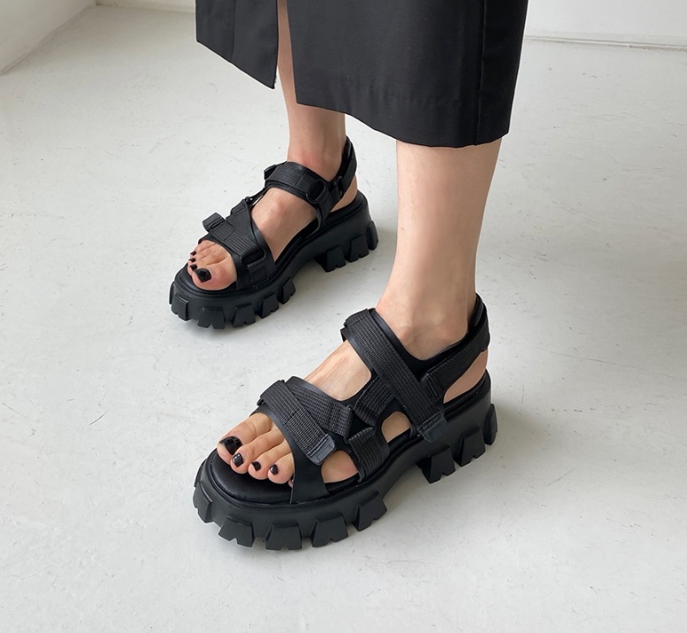 サンダル レディースサンダル 厚底サンダル スポサン スポーツサンダル ぺたんこ ペタンコ ヒールレス ストラップ 痛くない 歩きやすい 履きやすい 走れる 疲れにくい ベルト 美脚 脚長 かわいい