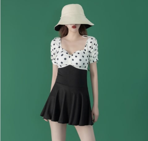 ドット柄ワンピース水着 水着 体系カバー水着 ワンピース かわいい 大人可愛い きれいめ シンプル ナチュラル 華やか 大人 大人っぽい おしゃれ レトロ 主役級 存在感 女っぽ ラブリー キュート