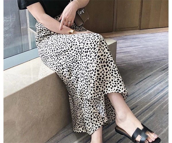 レディース スカート ロングスカート ロング マキシ フレア ハイウエスト かわいい 大人可愛い きれいめ シンプル カジュアル 上品 おしゃれ レトロ ラフ ガーリー クール エレガント シック