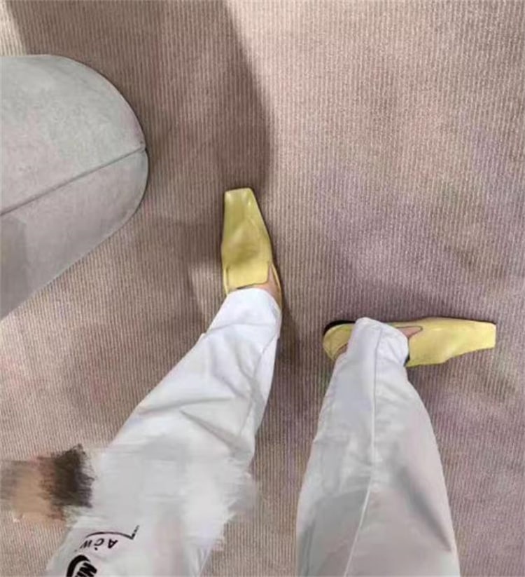 INSスタイル ヴィンテージ ローファー パンプス 2024春秋 スクエアトゥ フラット 柔らかい底の単靴 カジュアル トレンド 怠け者靴 4,845円