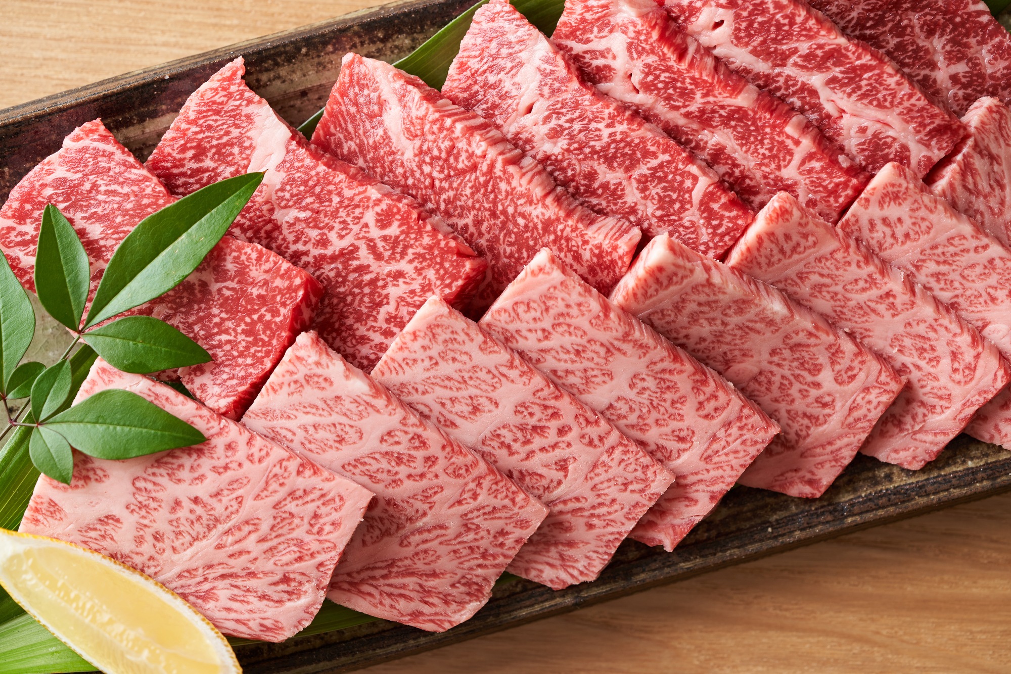 黒毛和牛焼肉用1kg（500g×2p）【A4~A5九州産】肉屋目線でいちばん見栄えがいいギフト