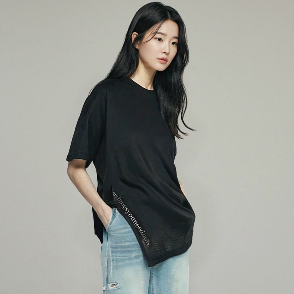 【メガ割 最大20％OFF】シルバーレタリング スリット入りTシャツ レディース 半袖 カジュアル