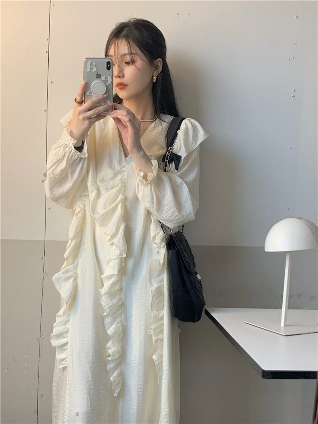 Vネックフリルワンピース フリル. 長袖 ワンピース ドレス プルオーバー かわいい 大人可愛い カジュアル 大人 おしゃれ お洒落 大人女子 こなれ感 ルーズ 個性的 モード系 柄 格子柄 春 秋