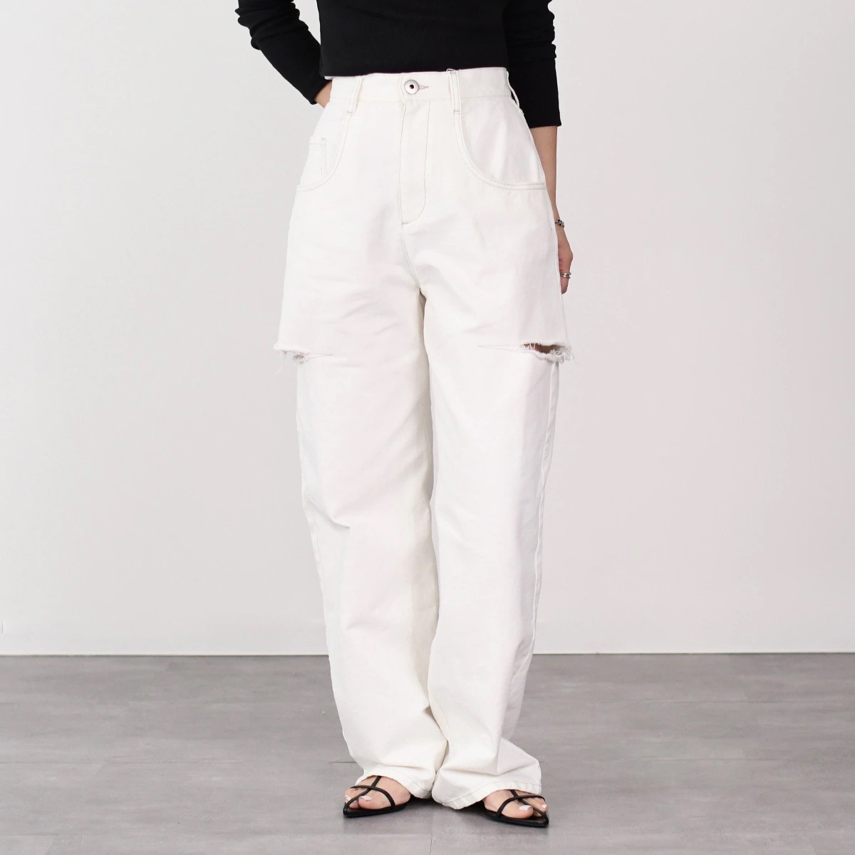 MAISON MARGIELA メゾンマルジェラ デニム ボトムス ジーンズ スラッシュディテール S51LA0106 S47399 レディース ホワイト コットン 5ポケット ハイウエスト