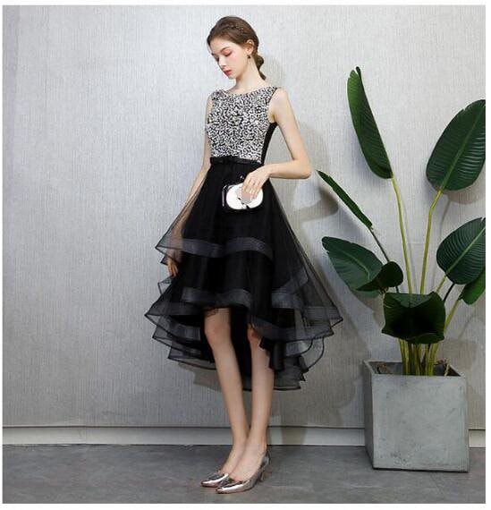 ゴージャス キラキラ ウェディングドレス 清楚なミモレ丈ドレス 切り替えワンピース 不規則のライン