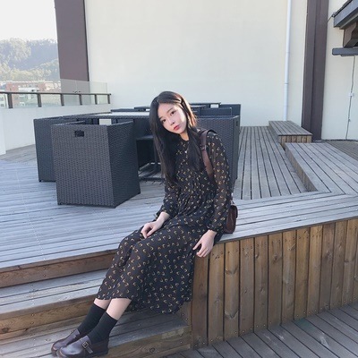 1302．花柄ロングワンピース（ブラック）　大人 かわいい カジュアル 女子会 ロング丈　ﾏﾏコーデ 100,000円