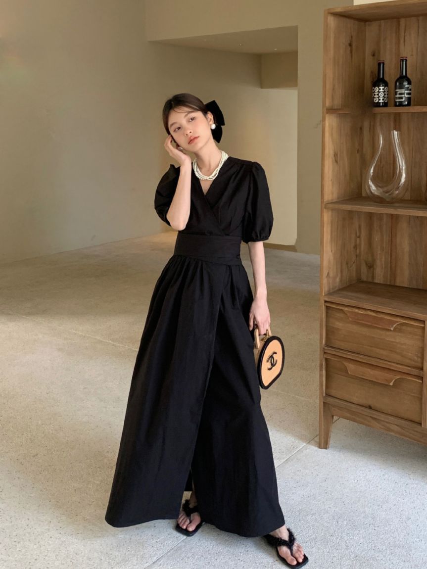 爆発的な夏のカジュアルなシンプルなワンピースの女性の気質はvネックの長いスカート82060を縛ります