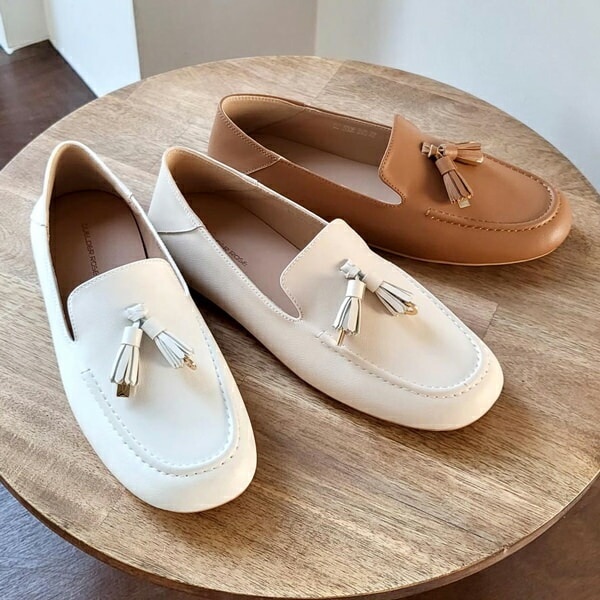 ローファー フラット オブリークトゥ フリンジ レディース ぺたんこ 白 マロン ベージュ ホワイト おじ靴 革靴 オックスフォード 靴 婦人靴 韓国