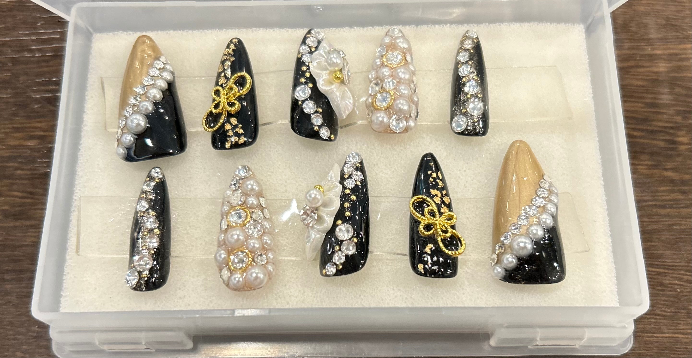 ブラック×ゴールド ロングネイルチップ 10本セット