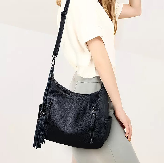 ショルダーバッグ おしゃれ 上品 本革 収納 仕切り 大人 バック カバン かばん 鞄 レディースバッグ 斜めがけバッグ 肩がけバック 手持ちバッグ 手持ちカバン 使いやすい かわいい 大人可愛い