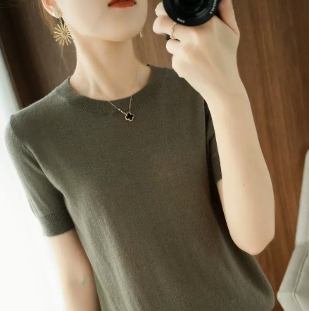 トップス モテアイテム エレガント ニットソー 半袖 ラウンドネック スリム 細身 ニット 伸縮性 通気性 サマーニット 薄手 きれいめ シンプル 上品 おしゃれ お洒落 レトロ 女子