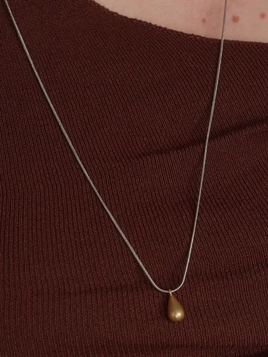 Teardrop Pendant Necklace - Gold Pendant 韓国コスメ 韓国ブランド レディースファッション アクセサリー ピアス 指輪 イヤリング 韓国人気 アイドル