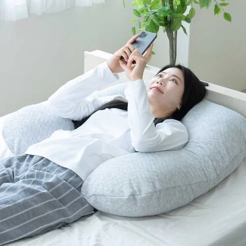 モリシタ スマホがみやすい包まれまくら 洗えるカバー付き U字 寝ながらスマホ 横幅75×縦幅80cm