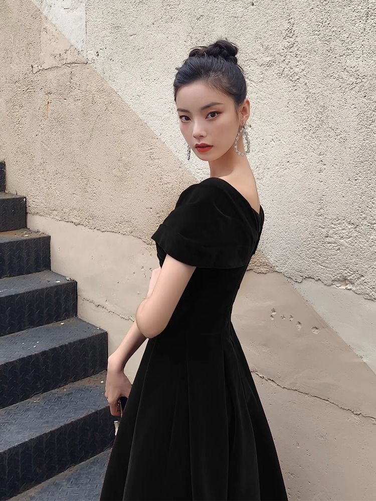 和服コスチュームコスチューム黒ワンショルダー中高生卒業式イブニングドレス2025ホストお腹カバー大人着痩せ見え