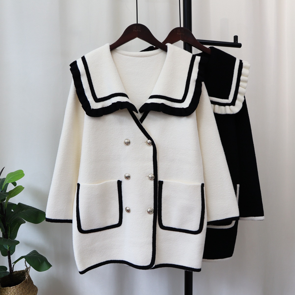 2024秋冬小ニット両面カーディガンフェミニンネイビーネックセータージャケット