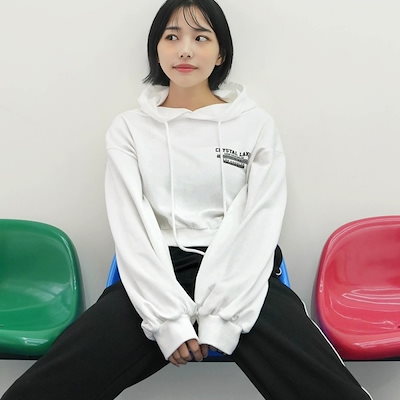 クロップド トップス プルオーバー パーカー トレーナー フーディー ボリューム袖 ドロップショルダー 萌袖 フード付き かわいい シンプル カジュアル おしゃれ クロップド トップス プルオーバー さまざまな体型のニーズに