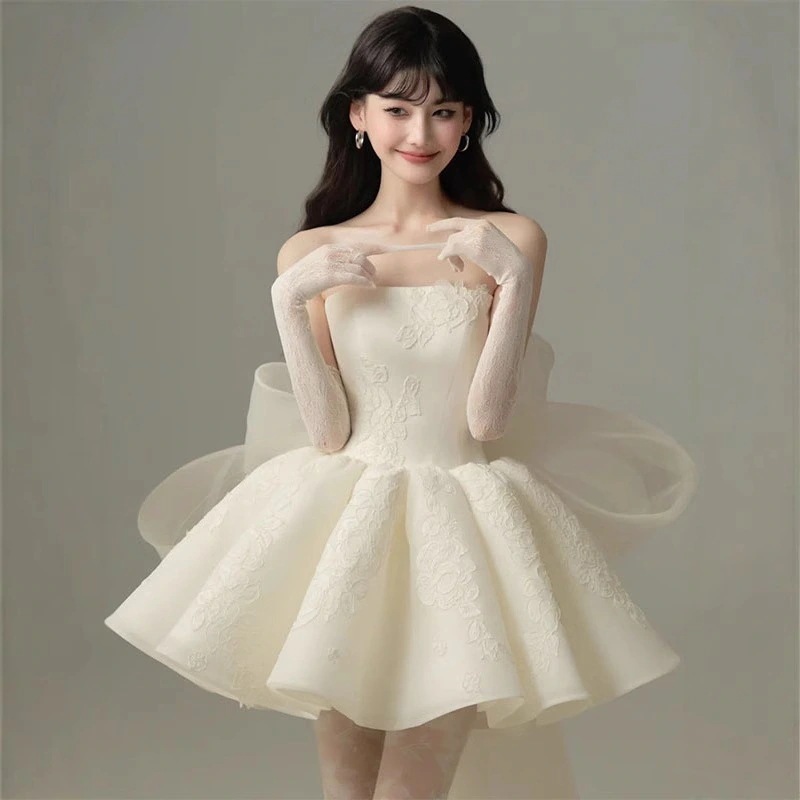 小さい子の朝のガウンのドレスの新型の晩餐会の誕生日のパーティーの敬酒服の軽い贅沢な新婦の結婚の軽いウェディングドレス