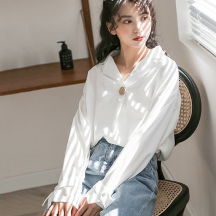 トップス デート シャツ ブラウス カットソー 袖あり 長袖 かわいい 大人可愛い きれいめ シンプル カジュアル 大人 上品 おしゃれ お洒落 主役級 存在感 春 秋 10代 20代 30代