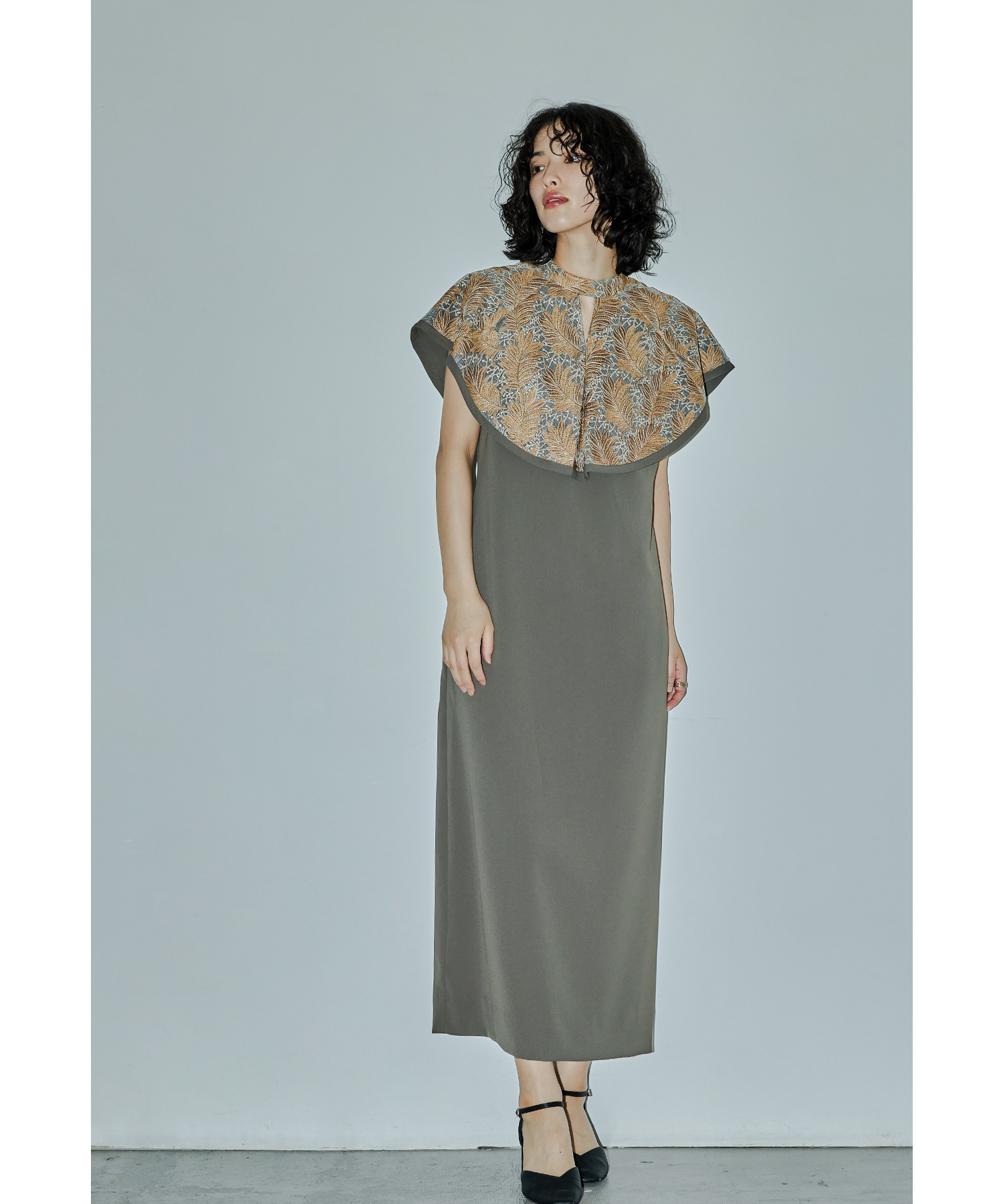 リーフ刺繍ケープデザインドレス パーティードレス 結婚式 ボレロ レイヤード風 Iライン シンプル お呼ばれ パーティー 二次会 披露宴 謝恩会 成人式 同窓会 卒業式 フォーマル