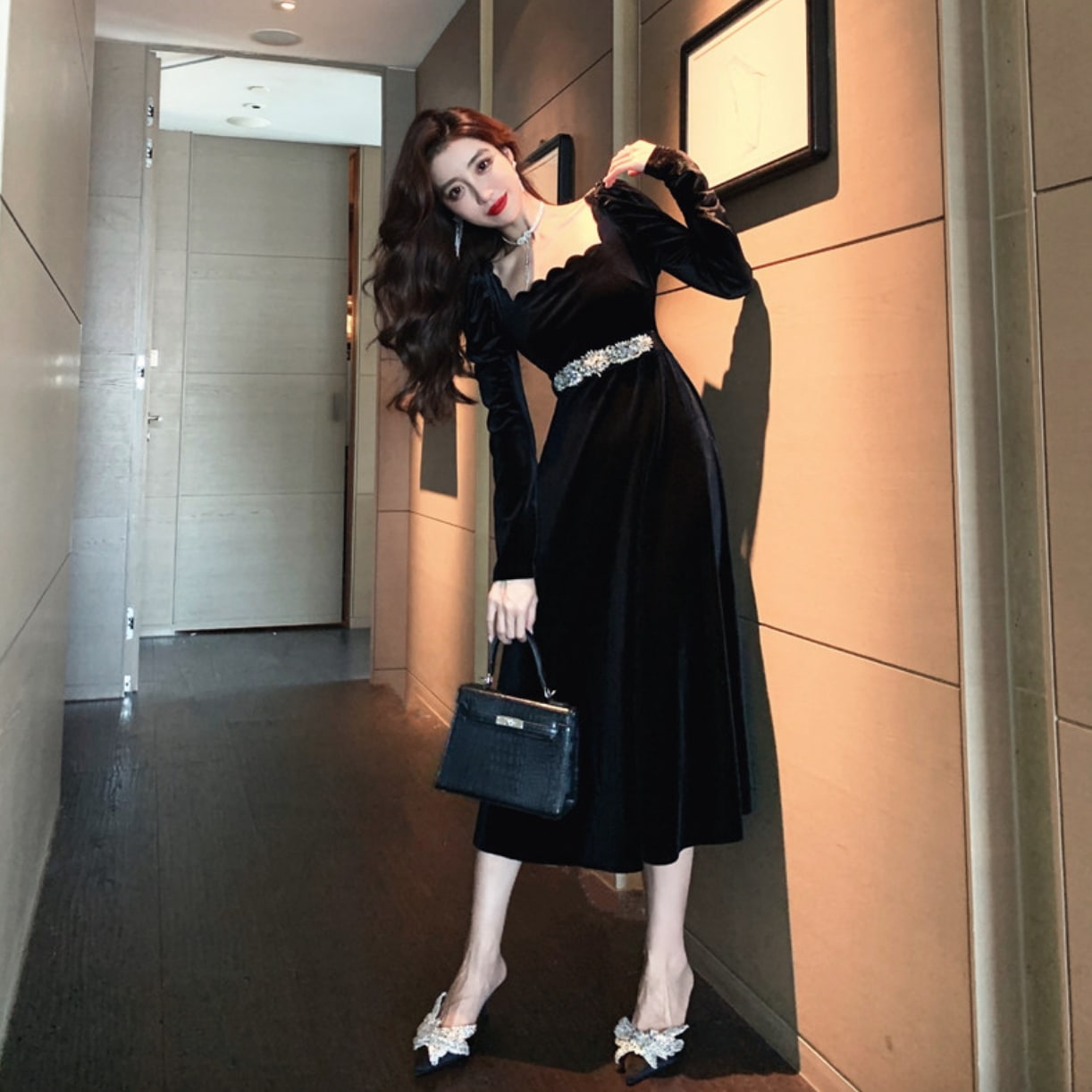 アウター デート ワンピドレス ミモレ ミモレ丈 袖あり 長袖 スクエアネック かわいい 大人可愛い きれいめ シンプル カジュアル 大人 上品 おしゃれ お洒落 主役級 存在感 春 秋 冬 10代