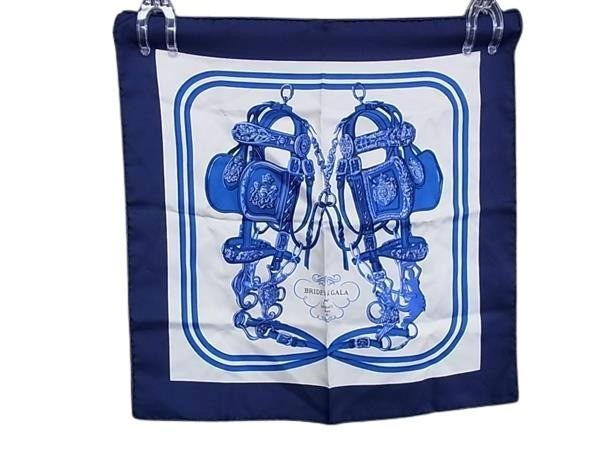 スカーフ カレ45 シルク100% - プチカレ BRIDES de GALA 式典用馬勒 アイボリー ブルー 大判 ストール マフラー ブランド 高級 アクセサリー【本物保証】