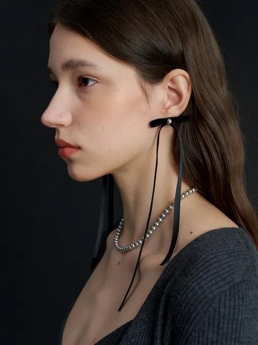 LOVE ME MONSTER Pearl Velvet Ribbon Earrings 韓国コスメ 韓国ブランド レディースファッション アクセサリー ピアス 指輪 韓国人気 アイドル