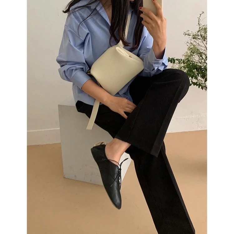 韓国ニッチデザイン林秀翔同じos饅頭バッグ革シェルクリップバッグショルダークロスボディバッグウエストバッグ 7,655円