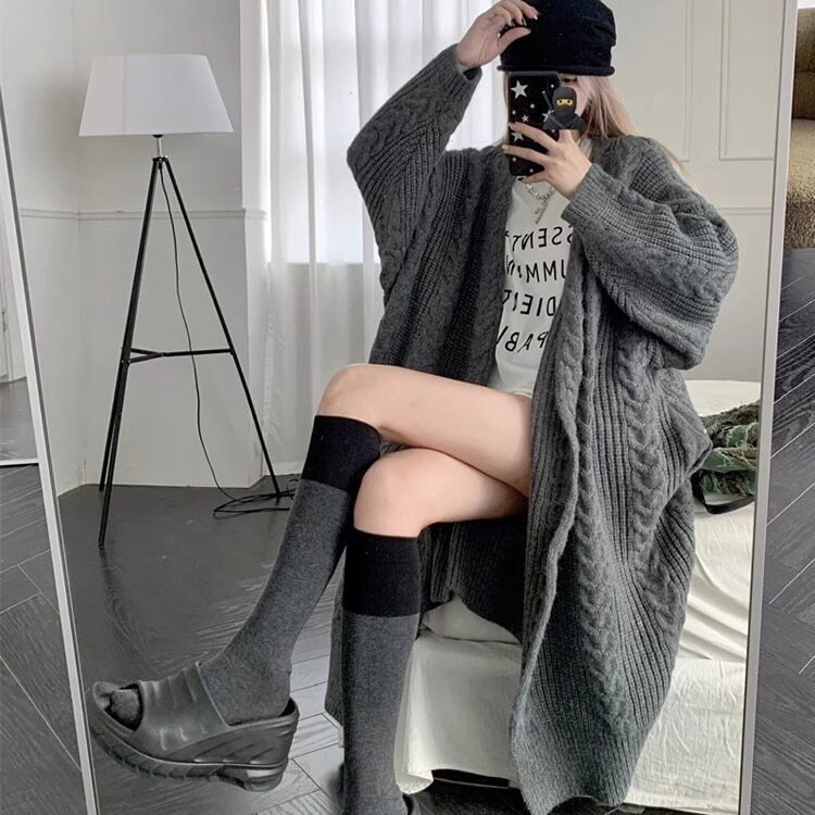 トップス カーディガン ロング ロング丈 袖あり 長袖 ドロップショルダー 襟なし ストレート Iライン 前開き ケーブルニット ニット シンプル カジュアル 大人 おしゃれ お洒落 かっこいい