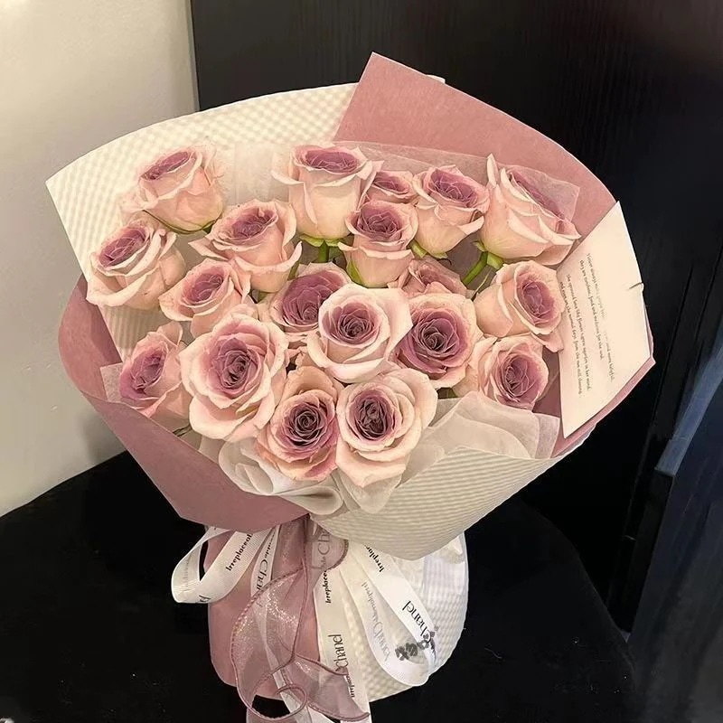 完成品マンタウ梅子醤薔薇永生花束大束は妻の彼女の親友にロマンチックな贈り物をした