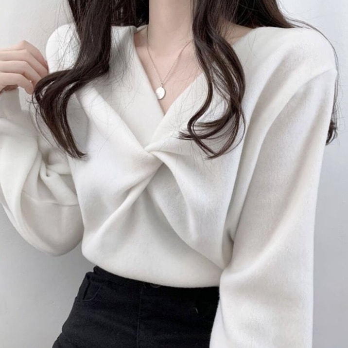 トップス カットソー 袖あり 長袖 ボリューム袖 萌袖 Vネック プリーツ かわいい 大人可愛い きれいめ シンプル 大人 上品 おしゃれ 大人女子 こなれ感 ラブリー キュート ガーリー エレガント