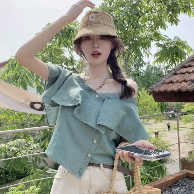 トップス カットソー フレンチスリーブ オフショルダー オフショル ワンショルダー ワンショル フリル デニム かわいい 大人可愛い カジュアル 大人 上品 おしゃれ お洒落 かっこいい 大人女子