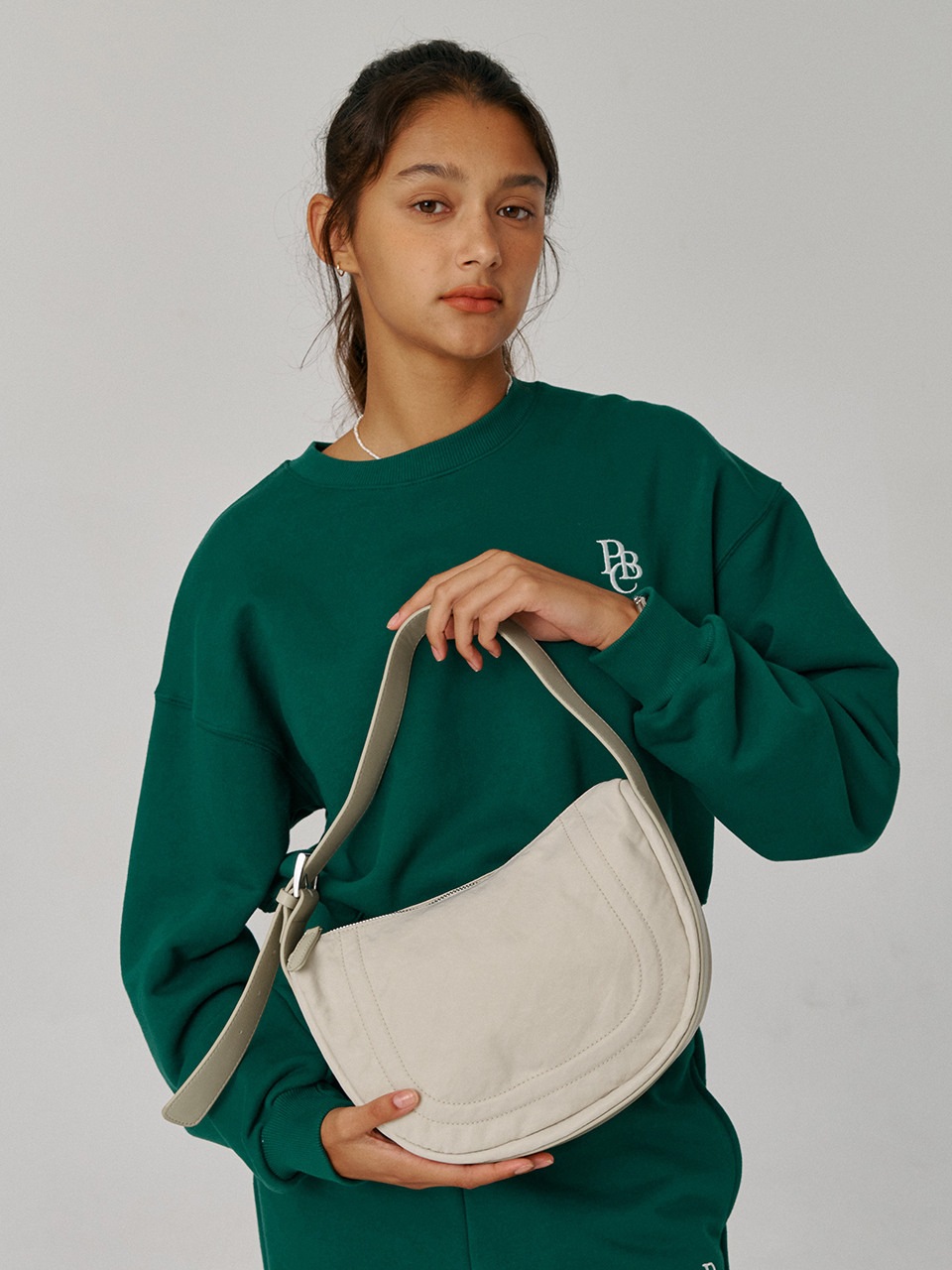 ペーパーボーイハーフムーンショルダーバッグ 2COLOR 7,459円