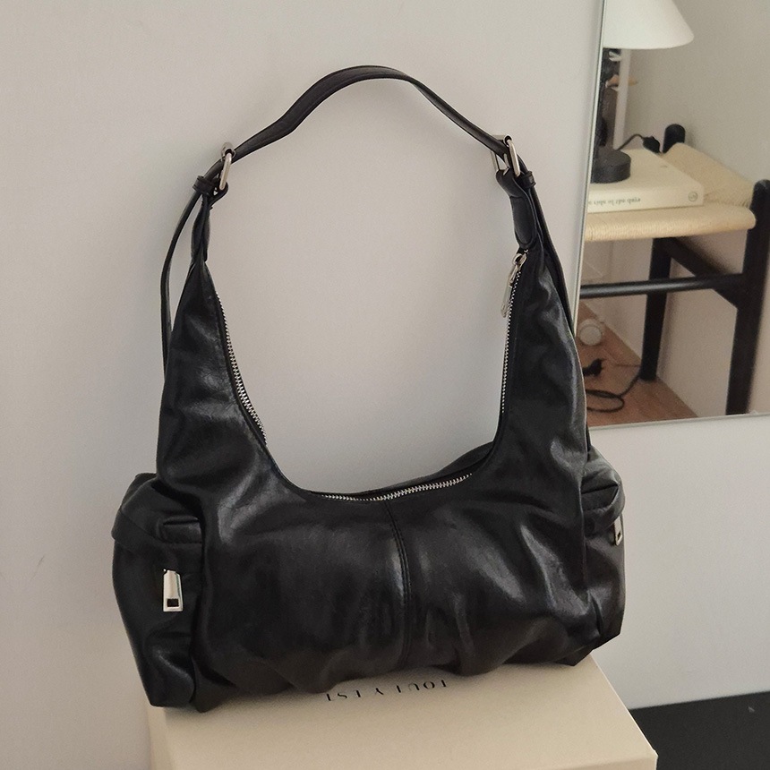 【NOUGHT】ビンテージ フェイクレザー ショルダーバッグ