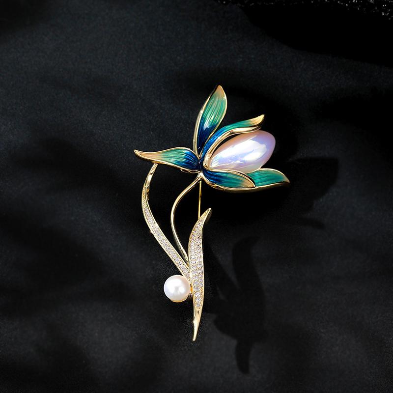 ブローチ おしゃれ スーツ ピン 卒業式 入学式 レディース ハイエンド エレガント 白 マグノリア 精巧 コサージュ 個性的 コート カーディガン アクセサリー 5,731円