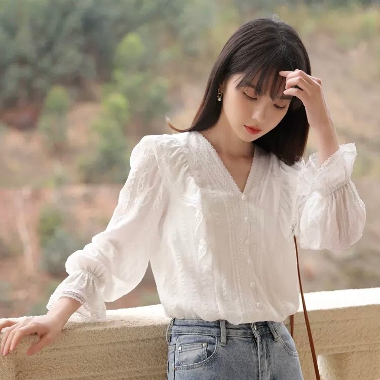 ブラウス　トップス シャツ　襟付き　スタンドカラー　クロップド 白シャツ　甘め　春　秋 フレア　ワイド　オーバーサイズ　フリル　シースルー　シフォン　ふわふわ　キレイ目　おしゃれ　大人可愛い　韓国