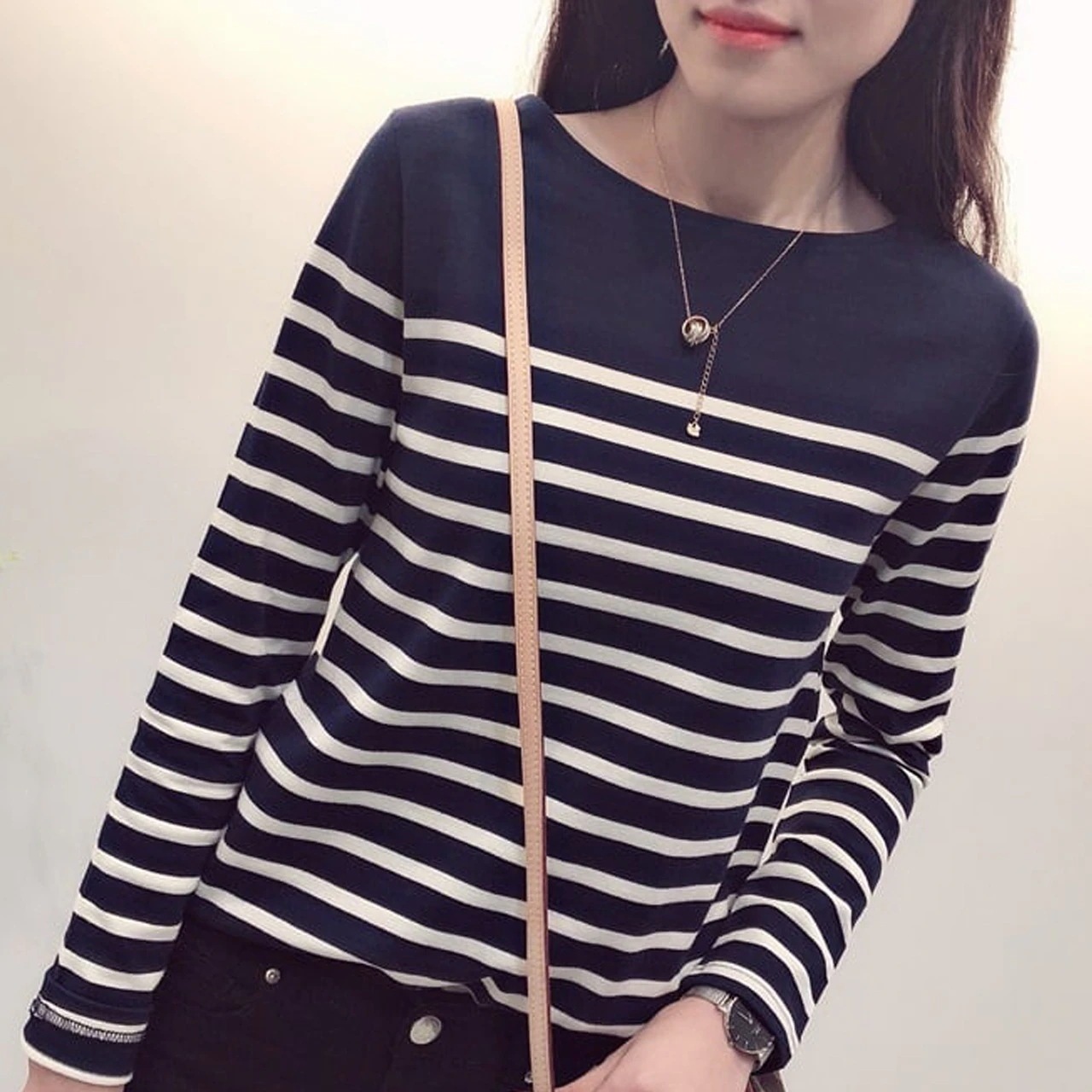 ボーダー柄 ロンT トップス プルオーバー ショート ショート丈 袖あり 長袖 ボートネック 綿 かわいい 大人可愛い シンプル カジュアル 大人 おしゃれ お洒落 大人女子 ボーダー シマ 春 秋 5,702円