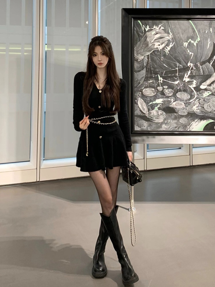 秋2023新しい小さな香ばしいヘップバーンスタイルの気質黒いドレス子供初秋ニットスーツパッケージヒップスカート