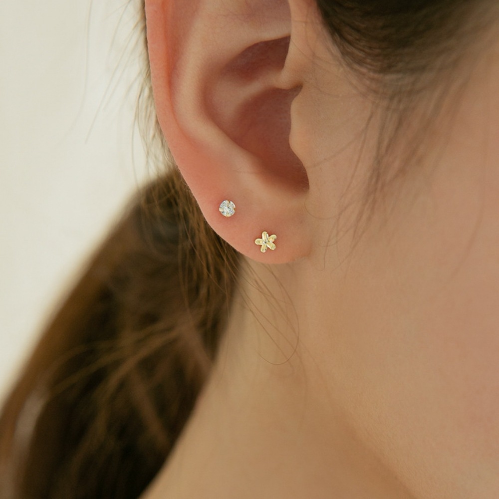 LUNNE 14k ミニカットフラワーピアス 14k ゴールド #ES21