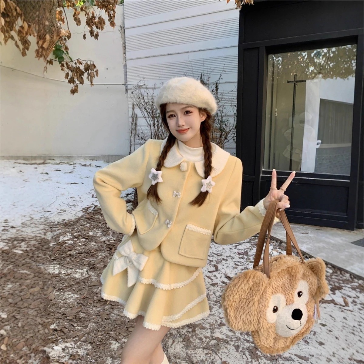 2026新品登場秋と冬のカレッジスタイル小さな人形襟クリームイエローウールトップコート女性のリボンケーキスカートツーピーススーツ