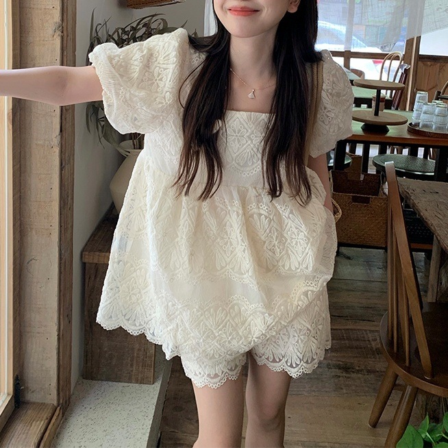 セットアップ レディース トップス ショートパンツ 2点セット プルオーバー 半袖 スクエアネック レース 韓国 パフスリーブ スカラップ シアー 透け感 大人可愛い シンプル カジュアル お洒落