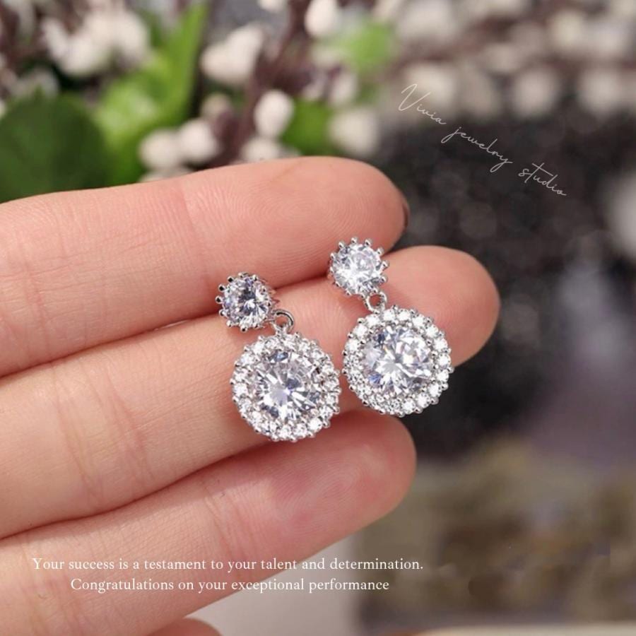 ピアス モアサナイト 大粒 レディース プラチナ 仕上げ 1.0カラット 金属アレルギー対応 ノンアレルギー シルバー925 揺れる ホワイトデーお返し 母の日 ギフト