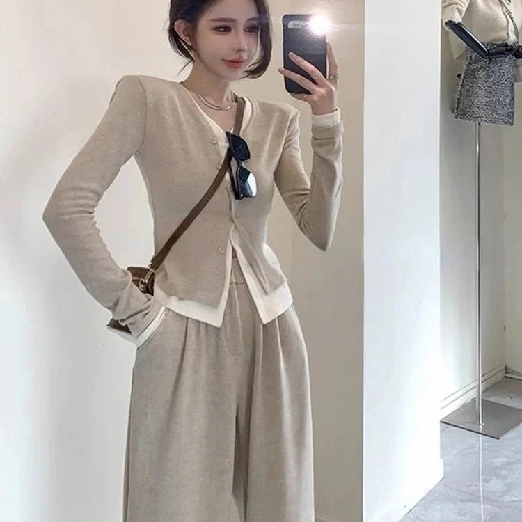 セットアップ ファッションスポーツとレジャースーツ女性秋の新しい緩い偽のツーピース長袖トップスワイドパンツツーピースセット