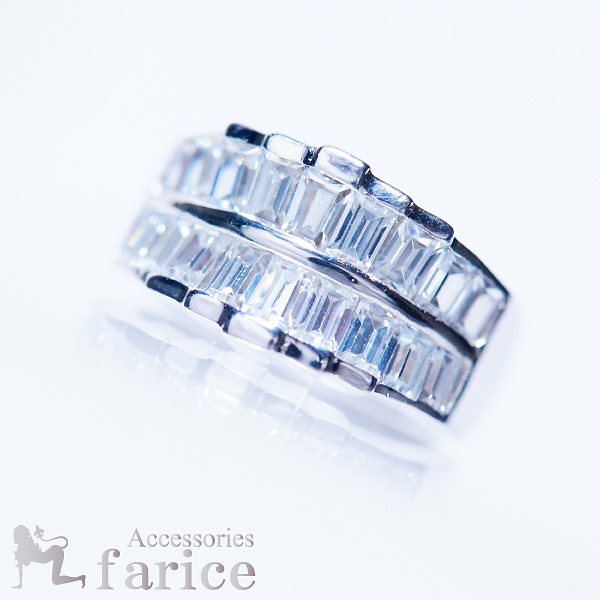 スクエアーカットキュービックジルコニアの２ラインジュエリーリング10号