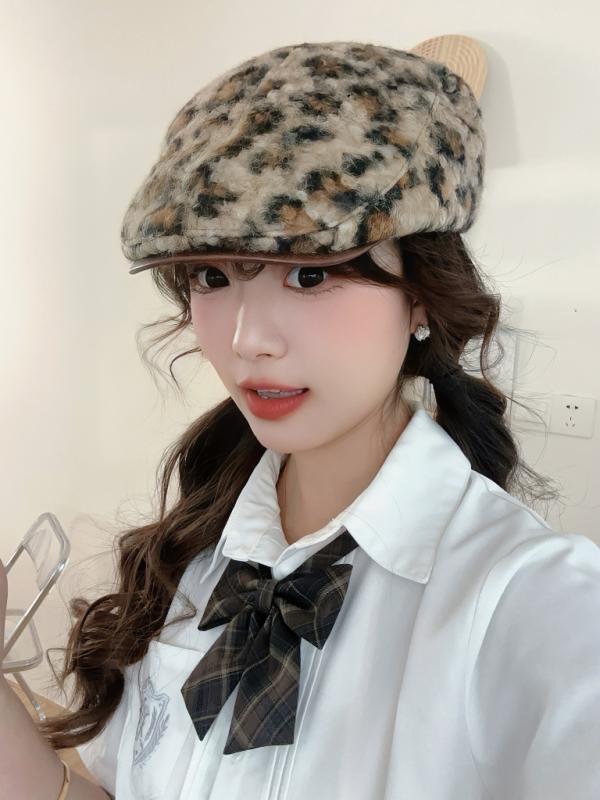 秋冬 コーデ レディース ファッション オシャレ アイテム カワイイ シンプル 大人カワイイ レトロ ヒョウ柄 帽子 ガール ベレー帽