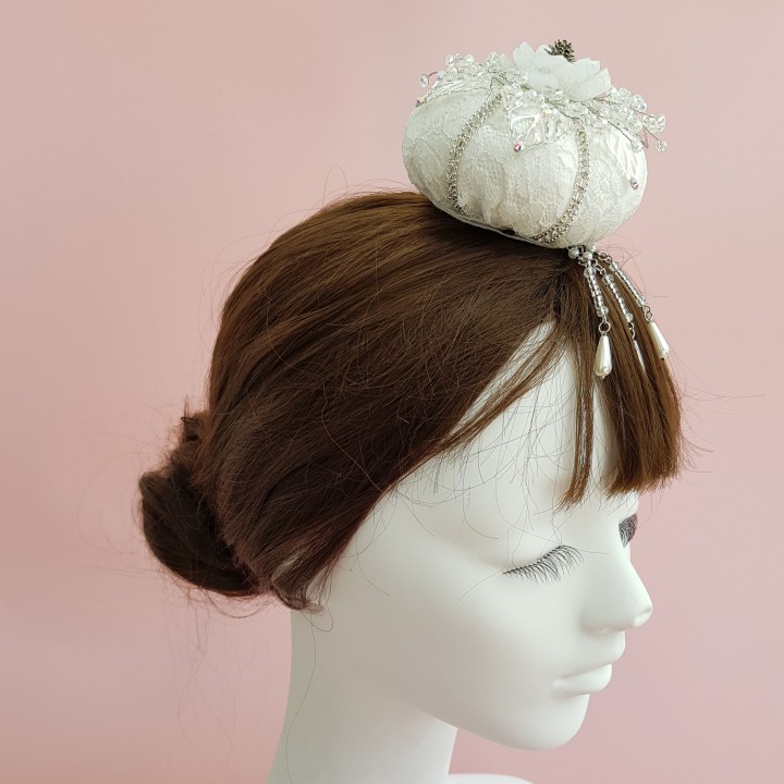 ウェディング ヘッドドレス 花 パール ヘアアクセ ブライダル白い椿レースジョクドゥリ