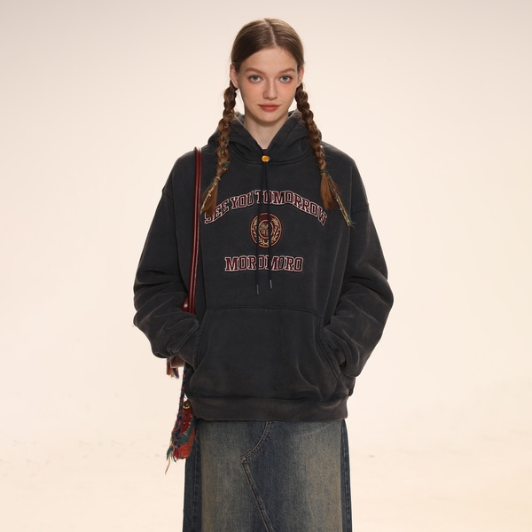 ROMANTIC CROWN】 WALK ON GRAPHIC HOODIE パーカー